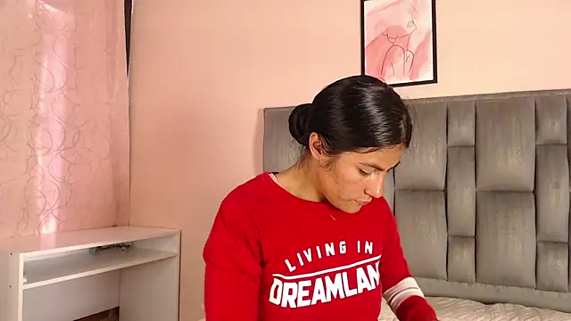 Ayiilyn01 online show from 3, 10, 2025