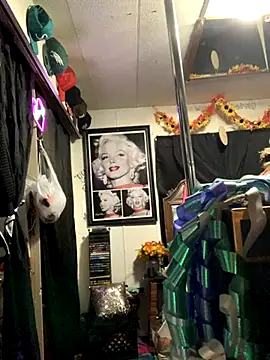 blondebarbiebae online show from 30, 9, 2025