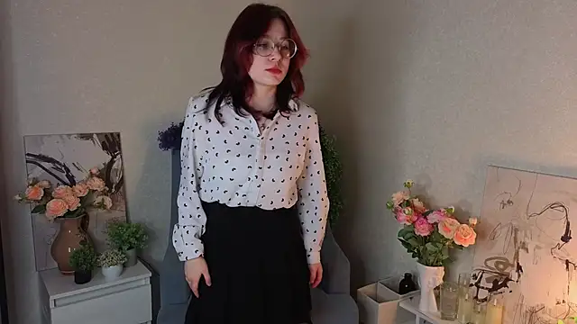 Snapshot of NyamNyamNyammm chatting on 24, 9, 2025 NyamNyamNyammm online show from 24, 9, 2025