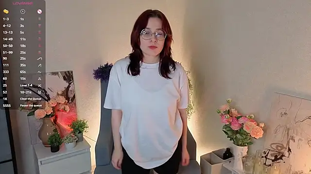 Snapshot of NyamNyamNyammm chatting on 25, 9, 2025 NyamNyamNyammm online show from 25, 9, 2025