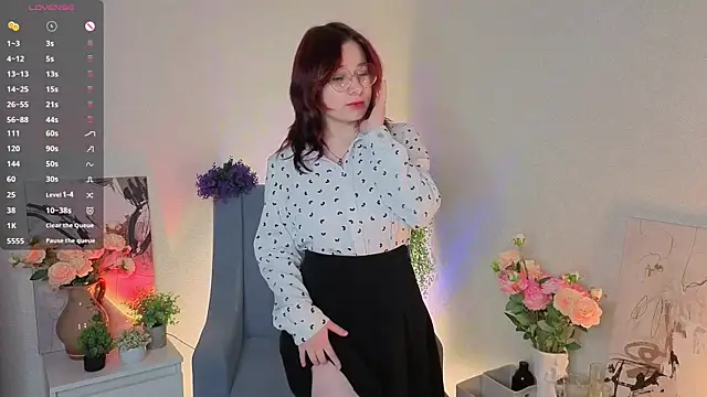 Snapshot of NyamNyamNyammm chatting on 26, 9, 2025 NyamNyamNyammm online show from 26, 9, 2025