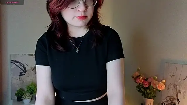 Snapshot of NyamNyamNyammm chatting on 6, 10, 2025 NyamNyamNyammm online show from 6, 10, 2025