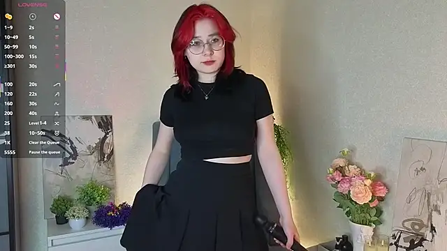 Snapshot of NyamNyamNyammm chatting on 19, 10, 2025 NyamNyamNyammm online show from 19, 10, 2025