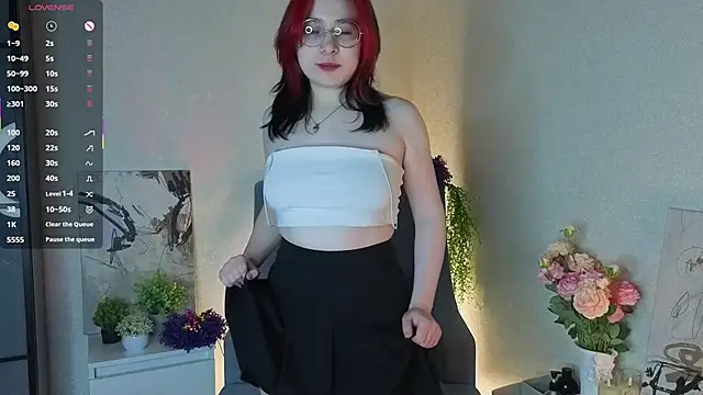 Snapshot of NyamNyamNyammm chatting on 20, 10, 2025 NyamNyamNyammm online show from 20, 10, 2025