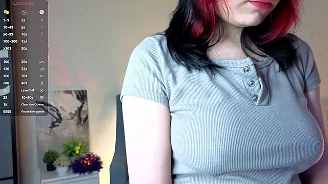 Snapshot of NyamNyamNyammm chatting on 25, 10, 2025 NyamNyamNyammm online show from 25, 10, 2025