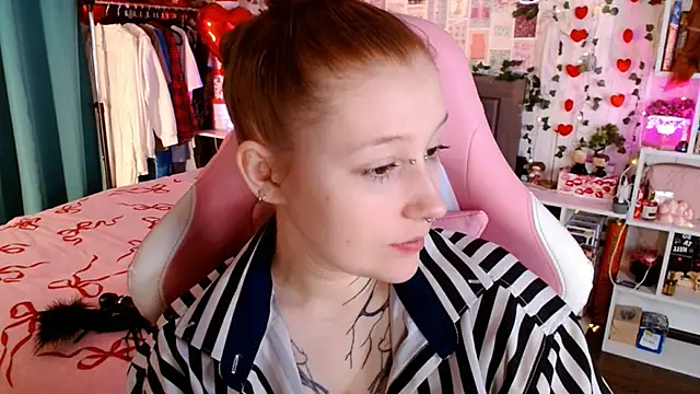 Ayla Hicks online show from 8, 3, 2026