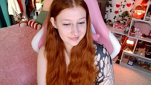 Ayla Hicks online show from 14, 4, 2026