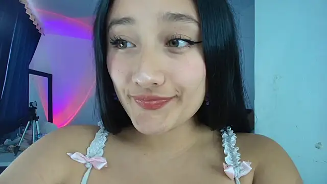 Hinata 21  online show from 5, 1, 2026