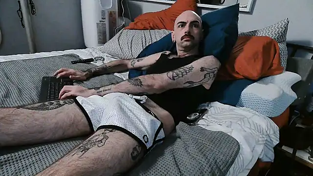 Snapshot of hungbot chatting on 7, 10, 2025 hungbot online show from 7, 10, 2025