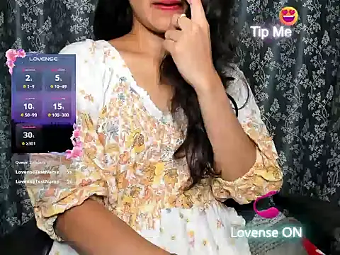 Queen-Bee143 online show from 2, 3, 2026