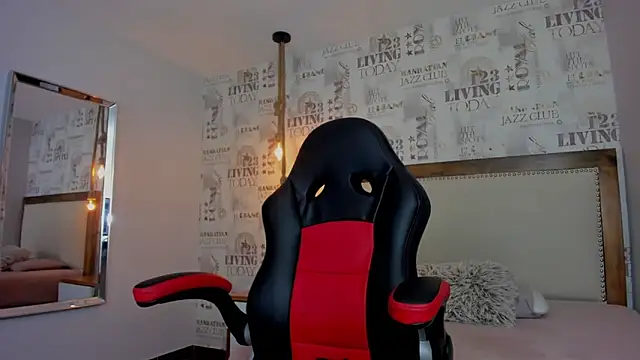 ALAHIACRUZ1 online show from 19, 2, 2026