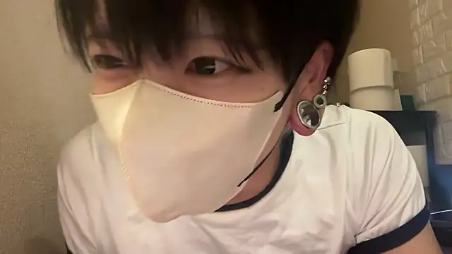 Snapshot of tora3220 chatting on 21, 10, 2025 tora3220 online show from 21, 10, 2025