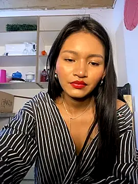 Snapshot of fenixzara chatting on 24, 11, 2025 fenixzara online show from 24, 11, 2025