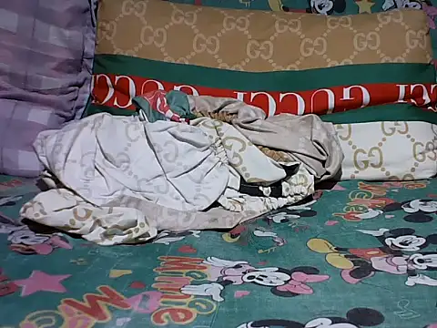 Snapshot of Ella_marie14 chatting on 21, 10, 2025 Ella marie14 online show from 21, 10, 2025