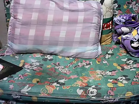 Snapshot of Ella_marie14 chatting on 20, 11, 2025 Ella marie14 online show from 20, 11, 2025