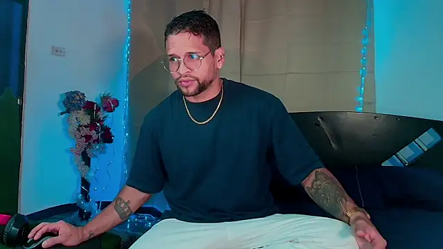 LucasGaeel online show from 9, 10, 2025