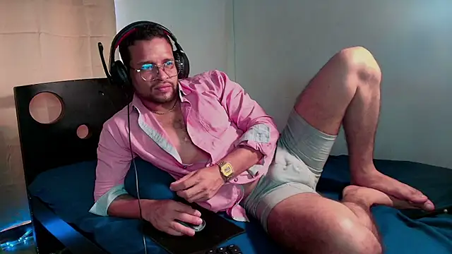 LucasGaeel online show from 10, 10, 2025