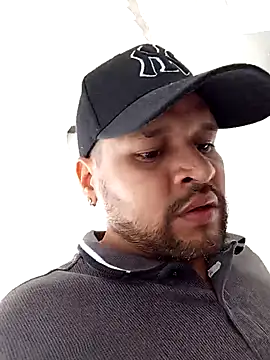 Snapshot of LucasGaeel chatting on 6, 4, 2026 LucasGaeel online show from 6, 4, 2026