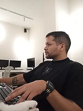 LucasGaeel online show from 3, 7, 2026