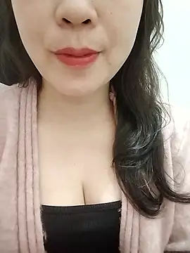 Girl Shy2000 online show from 19, 1, 2026