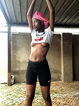 Caramel102004 online show from 7, 1, 2026