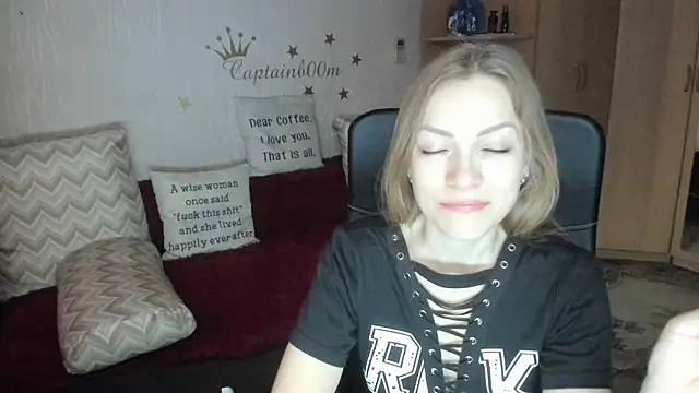 Tiffany Bates online show from 8, 10, 2025