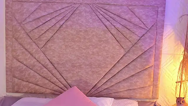 EmmaBlossom online show from 15, 12, 2025