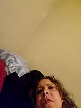 Snapshot of Queenbz1979 chatting on 26, 10, 2025 Queenbz1979 online show from 26, 10, 2025