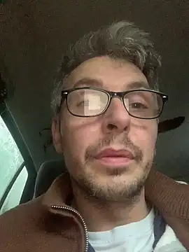 CerveniXXL online show from 16, 11, 2025