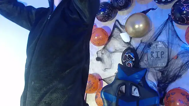 Aaron Foxxx online show from 28, 10, 2025