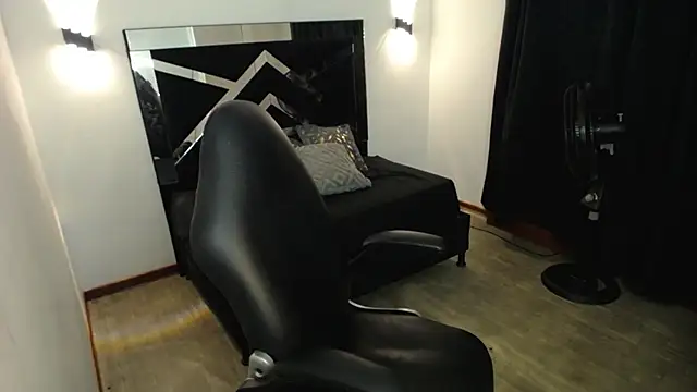 MarianaRojas  online show from 7, 3, 2026