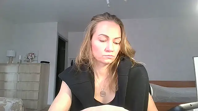 Snapshot of Thavione chatting on 11, 2, 2026 Thavione online show from 11, 2, 2026