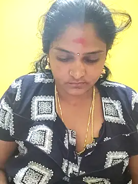 Snapshot of navyasree143 chatting on 18, 10, 2025 navyasree143 online show from 18, 10, 2025