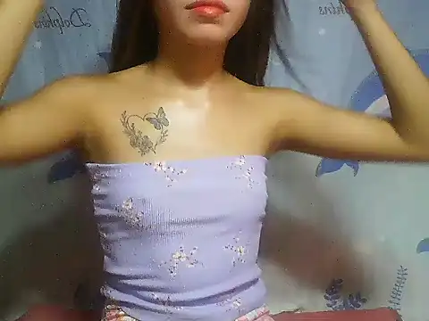 Snapshot of SweetPussie18x chatting on 28, 10, 2025 SweetPussie18x online show from 28, 10, 2025