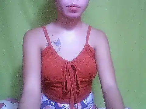 Snapshot of SweetPussie18x chatting on 27, 11, 2025 SweetPussie18x online show from 27, 11, 2025