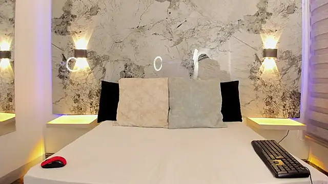 ZOE LE online show from 13, 4, 2026