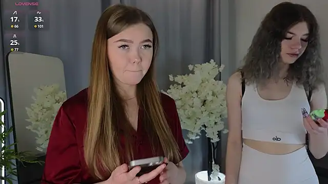 Snapshot of TwixieGuo chatting on 11, 10, 2025 TwixieGuo online show from 11, 10, 2025