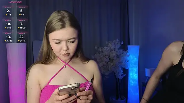 Snapshot of TwixieGuo chatting on 1, 11, 2025 TwixieGuo online show from 1, 11, 2025