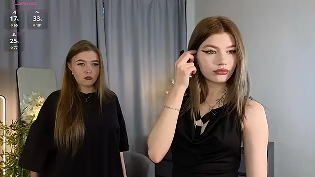 Snapshot of TwixieGuo chatting on 14, 11, 2025 TwixieGuo online show from 14, 11, 2025