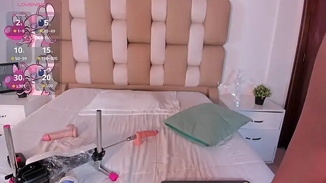 Caroline Millerr online show from 23, 10, 2025