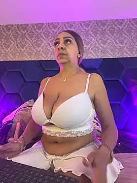 Snapshot of Angelina_Roa chatting on 13, 5, 2026 Angelina Roa online show from 13, 5, 2026