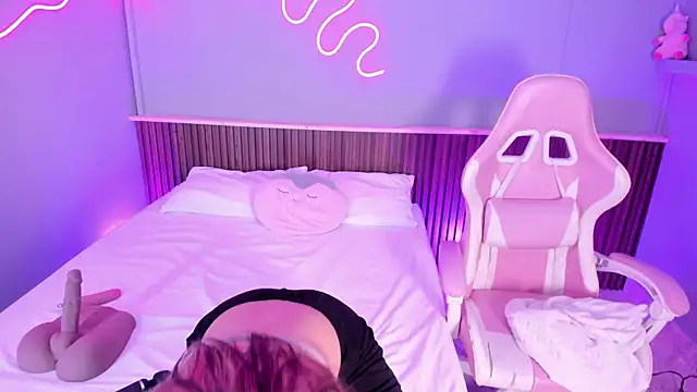 Athenea  fox online show from 13, 4, 2026