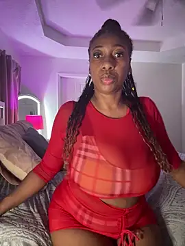 Snapshot of MadamGlam chatting on 26, 9, 2025 MadamGlam online show from 26, 9, 2025