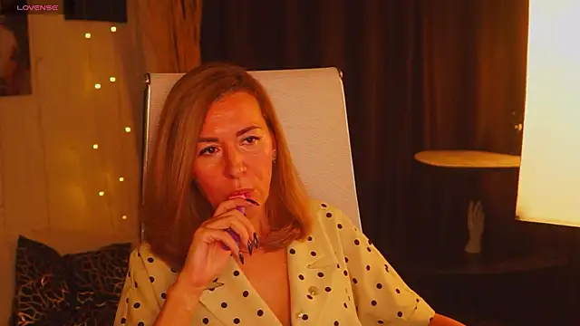 DonnaSmitth online show from 23, 10, 2025