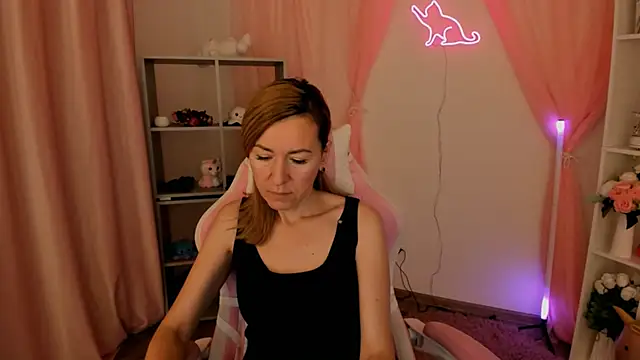 DonnaSmitth online show from 2, 12, 2025