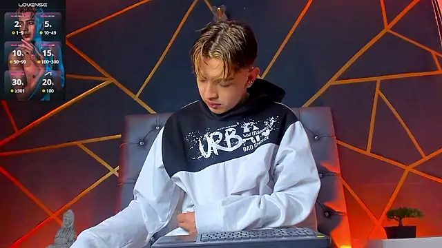 Lian Miller1  online show from 14, 1, 2026