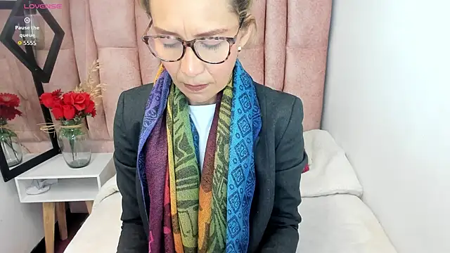 Snapshot of Issa_Milf__ chatting on 23, 6, 2026 Issa Milf online show from 23, 6, 2026