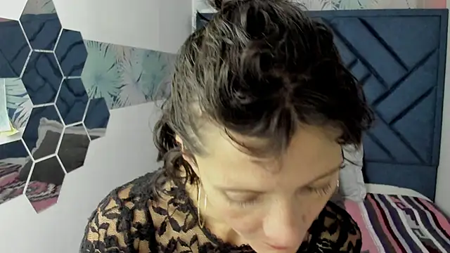 Valery More   online show from 7, 11, 2025