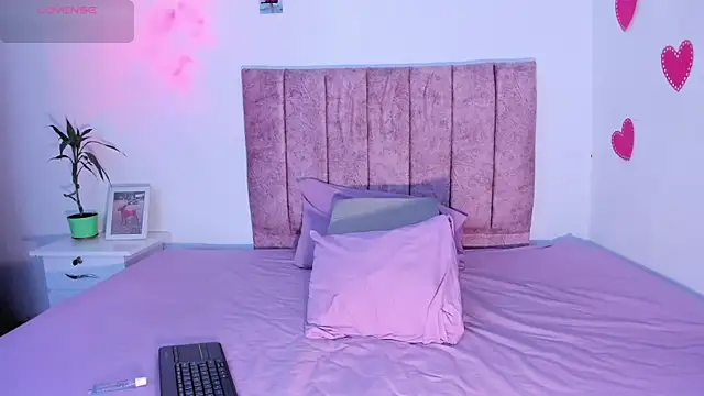 Mila 1wood online show from 6, 11, 2025