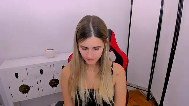 CatrinAmore online show from 12, 10, 2025